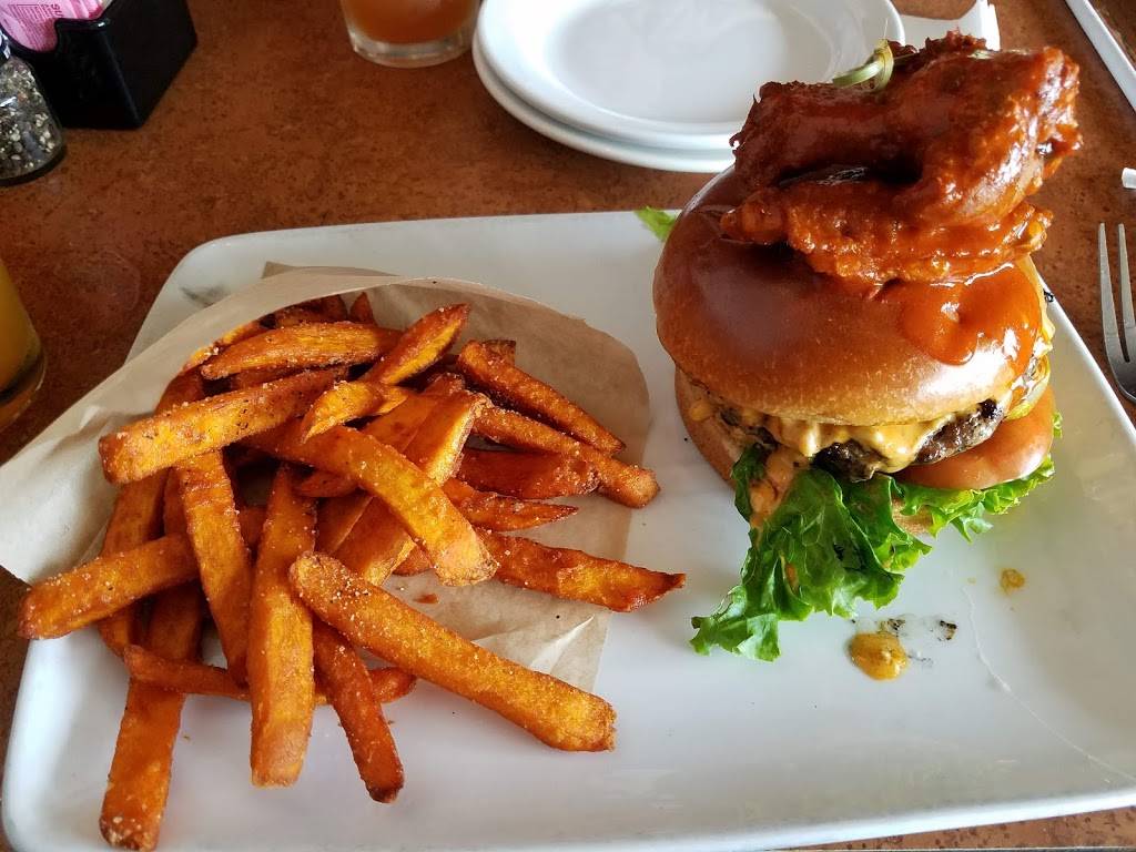 TGI Fridays | restaurant | 128 N Dupont Hwy, New Castle, DE 19720, USA | 3023256620 OR +1 302-325-6620