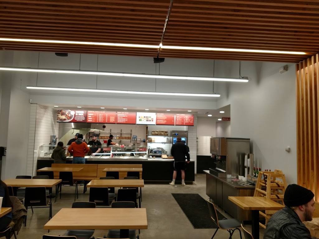 Chipotle Mexican Grill | restaurant | 11638 Clifton Blvd, Cleveland, OH 44102, USA | 2169612491 OR +1 216-961-2491