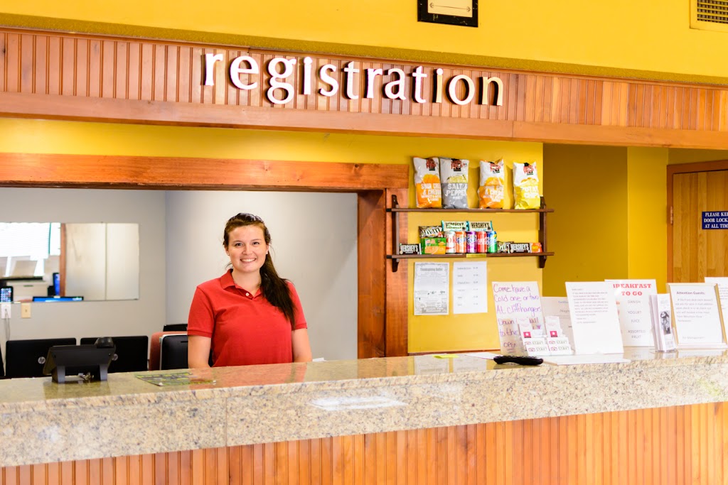 Magnuson Hotel - Mountain View | restaurant | 820 E Madison St, Covington, VA 24426, USA | 5409624951 OR +1 540-962-4951