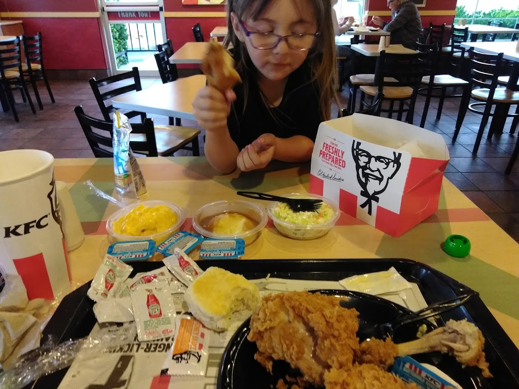 KFC | restaurant | 970 S Main St, Cottonwood, AZ 86326, USA | 9286348376 OR +1 928-634-8376
