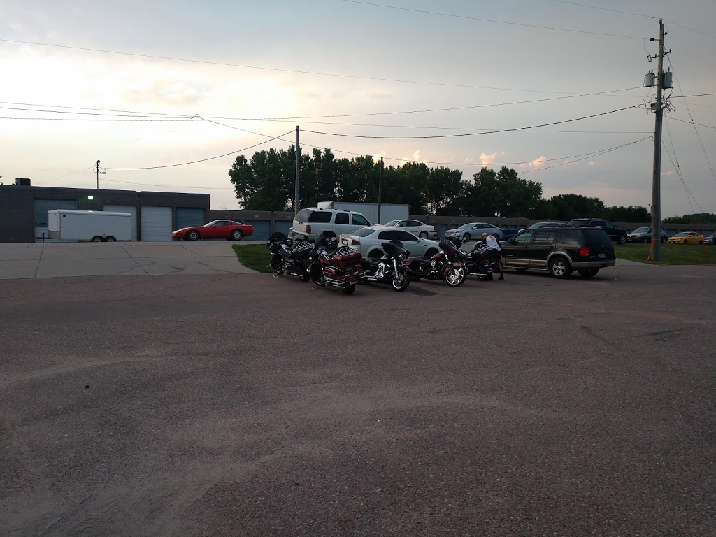 Ickey Nickel Bar & Grill | restaurant | 4700 41st St, Sioux City, IA 51108, USA | 7122392772 OR +1 712-239-2772