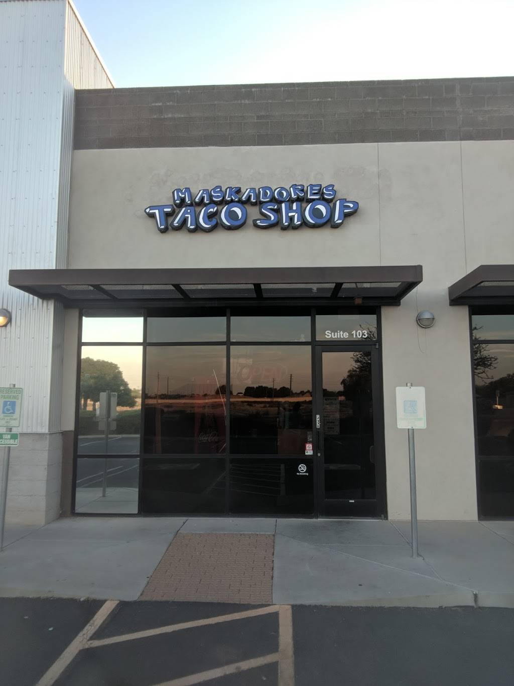 Maskadores taco shop | restaurant | 1530 S Val Vista Dr, Gilbert, AZ 85296, USA | 4805708298 OR +1 480-570-8298