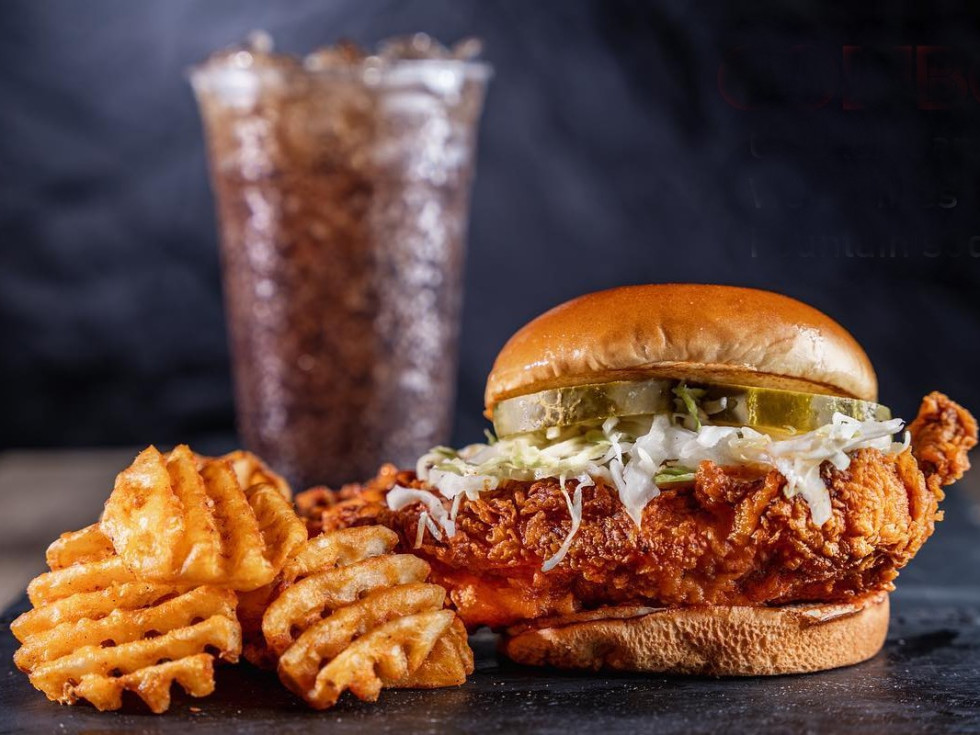 Hangry Joes Hot Chicken | restaurant | 4140 W Camp Wisdom Rd A, Dallas, TX 75237, USA | 2143779546 OR +1 214-377-9546