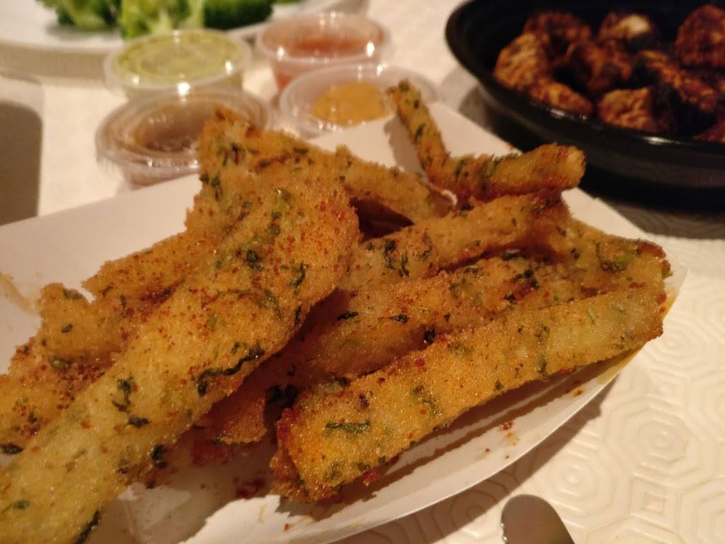 Pili Pili | restaurant | 1960 Lawrence Ave E, Scarborough, ON M1R 2Z1, Canada | 6477487454 OR +1 647-748-7454