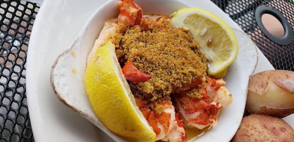 Lenny & Joes Fish Tale | restaurant | 1301 Boston Post Rd, Madison, CT 06443, USA | 2032457289 OR +1 203-245-7289