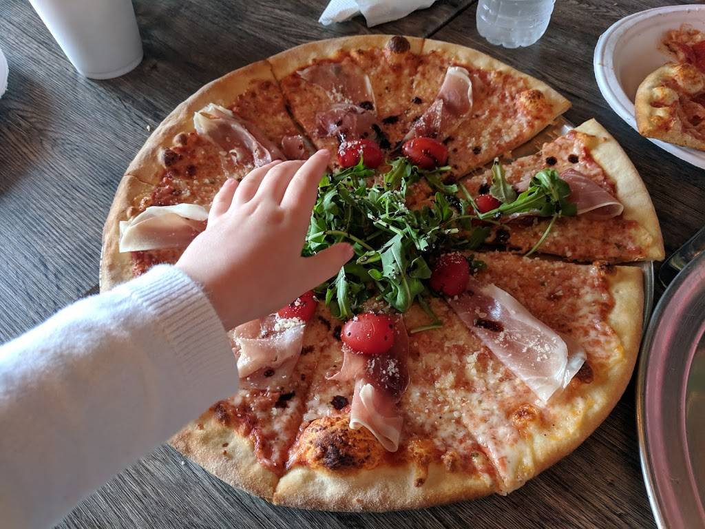 Tiger Loves Pizza | restaurant | 4932 West State Road 46 #1060, Sanford, FL 32771, USA | 4079423438 OR +1 407-942-3438