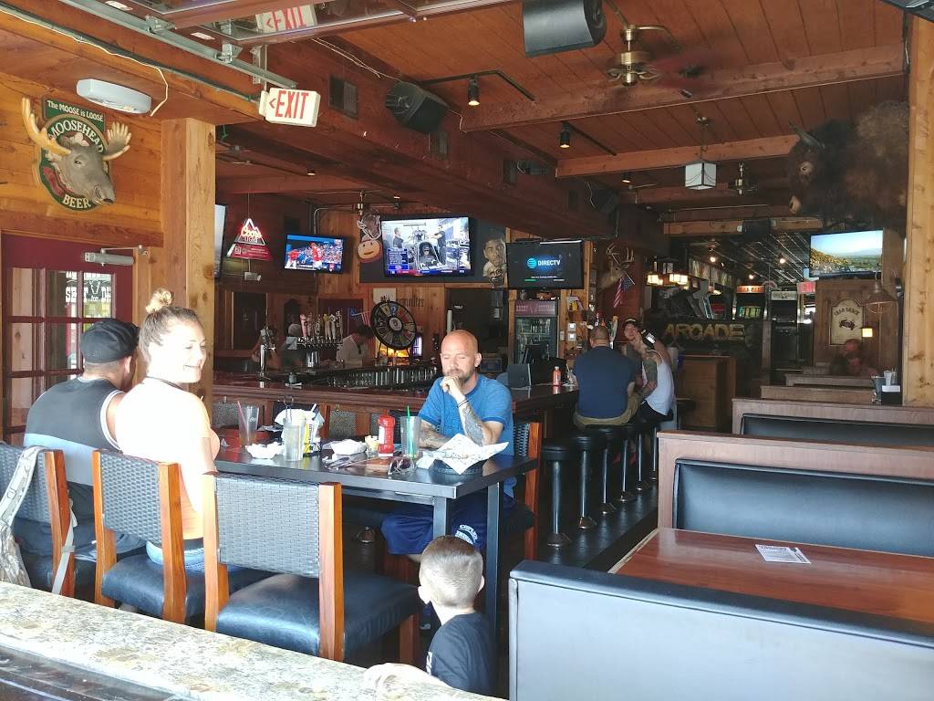 Harry Buffalo Lakewood | restaurant | 18605 Detroit Ave, Lakewood, OH 44107, USA | 2162211313 OR +1 216-221-1313