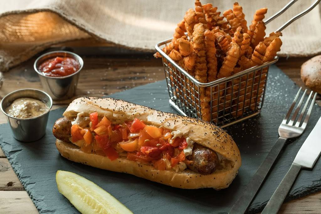 Two Town Pub and Cafe | restaurant | 5005 Main St, Tacoma, WA 98407, USA | 2532129477 OR +1 253-212-9477