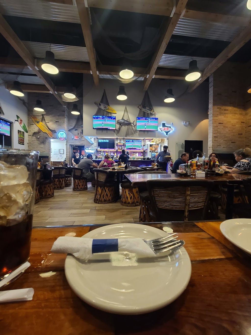 La Laguna Mariscos and Sushi | restaurant | 2419 E Saunders St #101, Laredo, TX 78041, USA | 9565682175 OR +1 956-568-2175