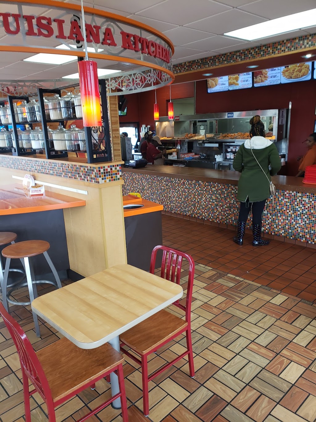 Popeyes Louisiana Kitchen | restaurant | 1950 Louisville Ave, Monroe, LA 71201, USA | 3183231425 OR +1 318-323-1425