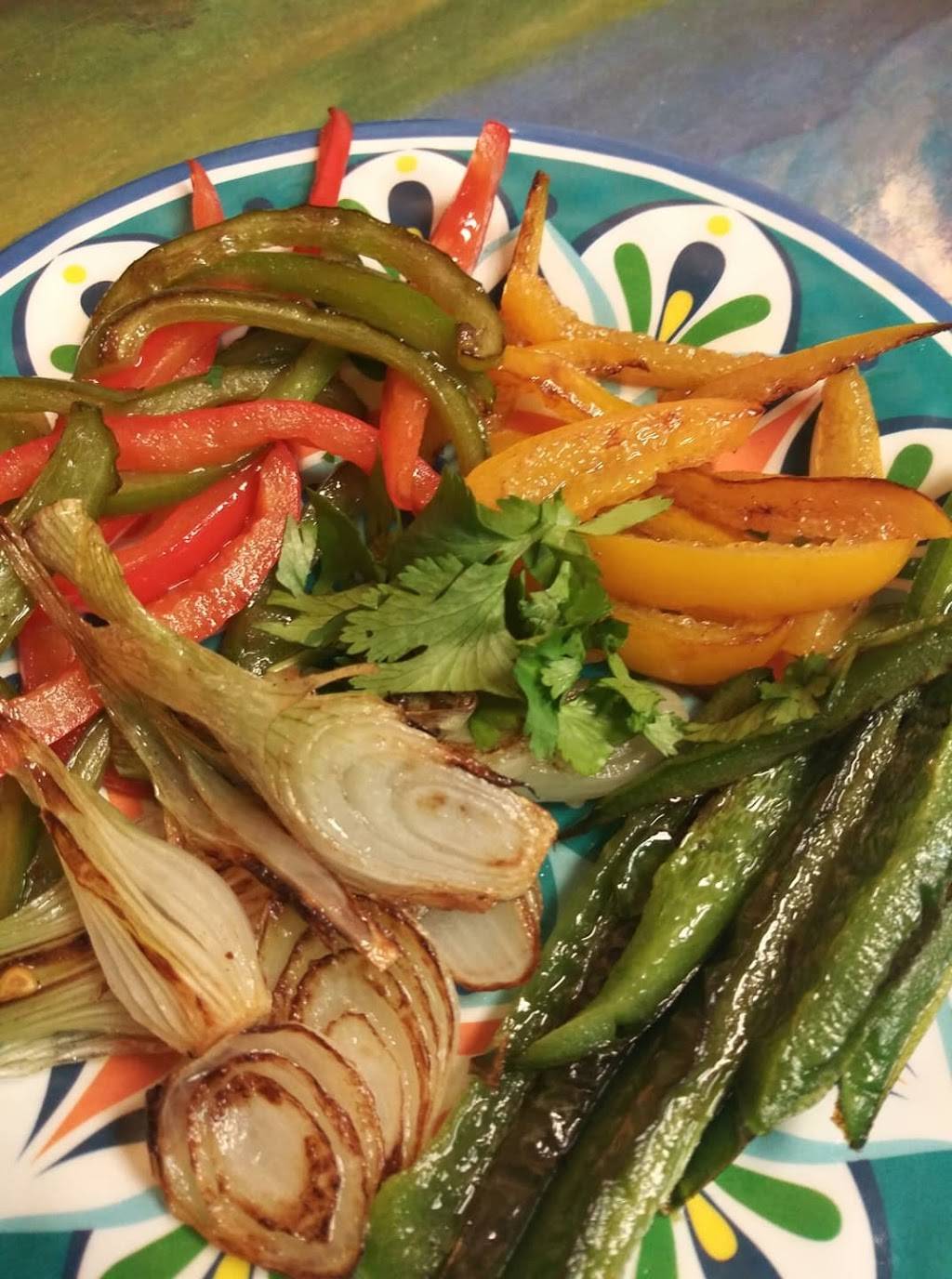 El Mercadito | restaurant | 77 Marrows Rd, Newark, DE 19713, USA | 3027384287 OR +1 302-738-4287