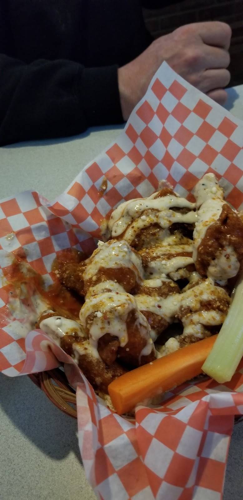 WING HOUSE | restaurant | 19157 Centre St, Mount Albert, ON L0G 1M0, Canada | 9055572222 OR +1 905-557-2222