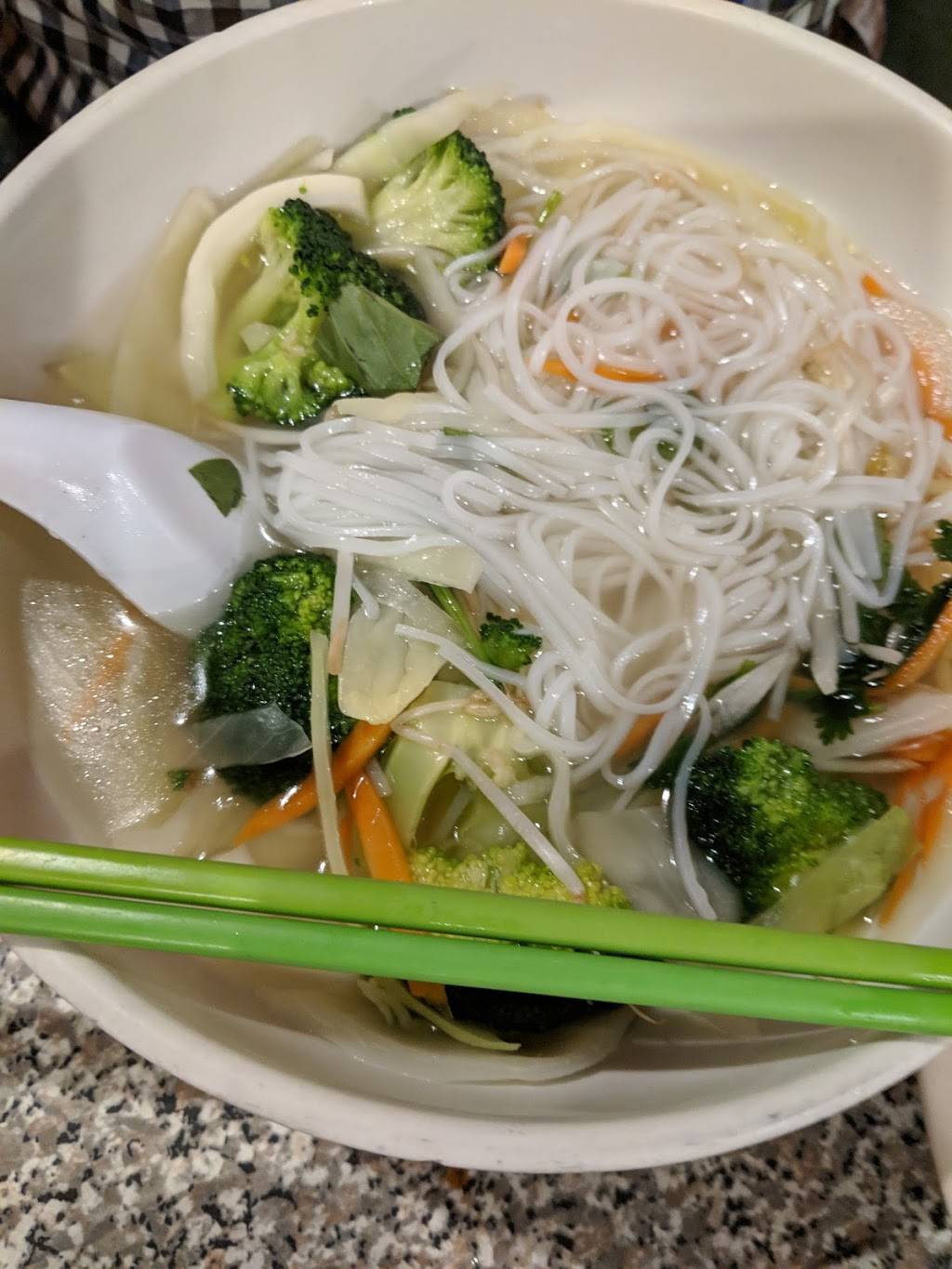 Pho Saigon | restaurant | 2946 Poplar Ave, Memphis, TN 38111, USA | 9014581644 OR +1 901-458-1644