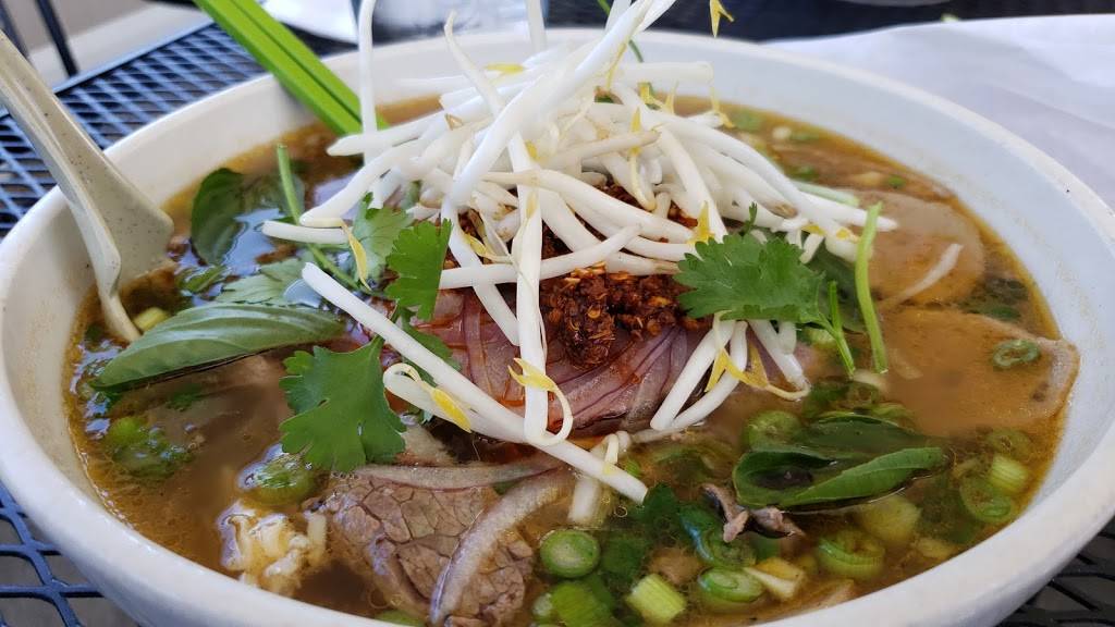 Thai Hut | restaurant | 1165 Hartnell Ave, Redding, CA 96002, USA | 5302228405 OR +1 530-222-8405