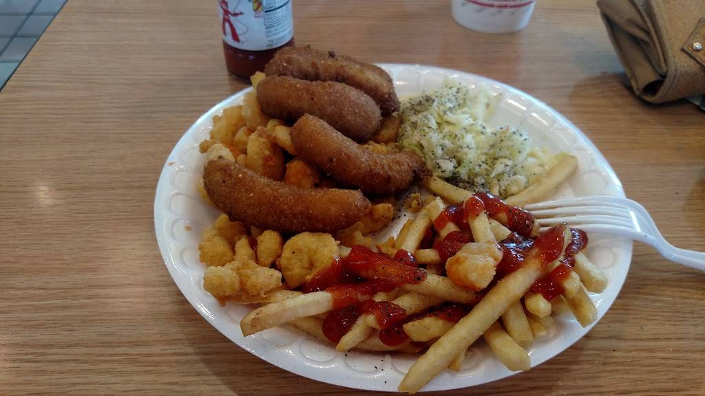 Smithfields Chicken N Bar-B-Q | restaurant | 1372 Tiki Ln, Burlington, NC 27215, USA | 3365869333 OR +1 336-586-9333