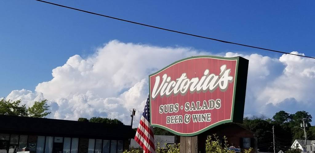 Victorias Sub Shop | meal takeaway | 345 Rockland St, Hingham, MA 02043, USA | 7817499684 OR +1 781-749-9684
