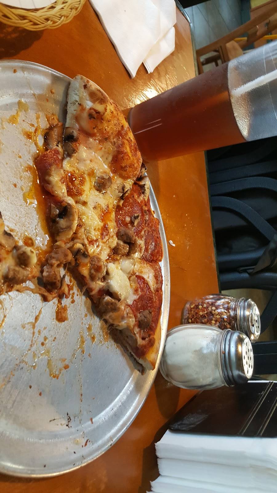 Sopranos Pizza and Restaurant | restaurant | 360 N Midway Dr, Escondido, CA 92027, USA | 7604870271 OR +1 760-487-0271