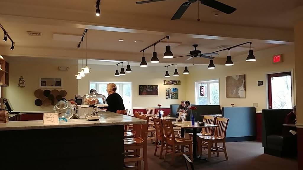 On A Roll Cafe And Catering | restaurant | 55 Pittsfield Rd, Lenox, MA 01240, USA | 4136379544 OR +1 413-637-9544