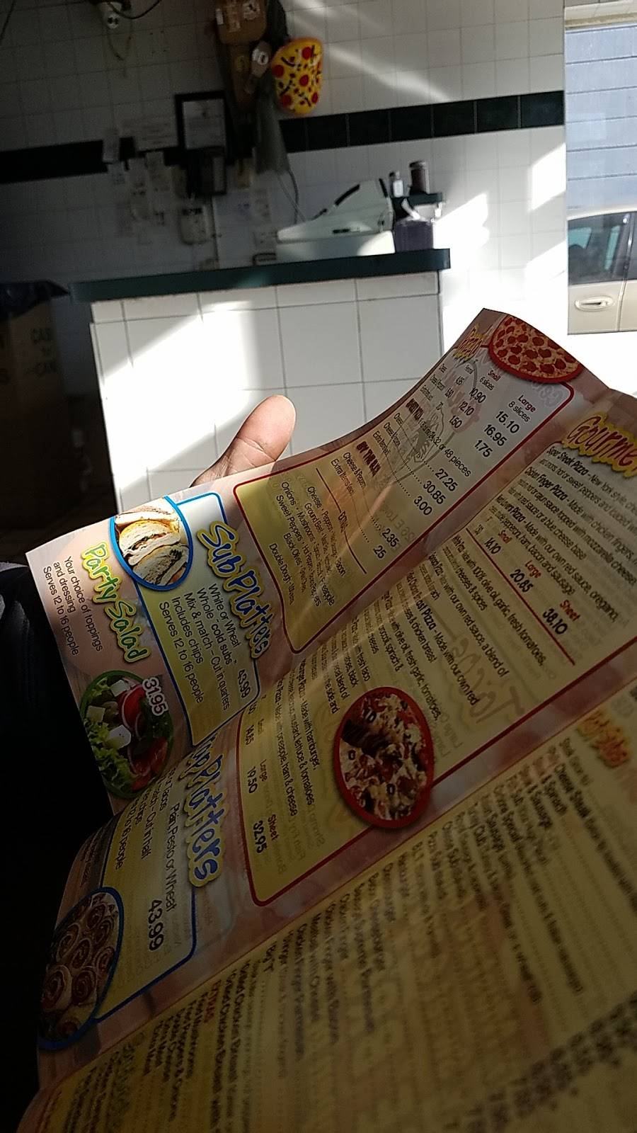 Carbones Pizzeria | restaurant | 1126 E Lovejoy St, Buffalo, NY 14206, USA | 7168975098 OR +1 716-897-5098