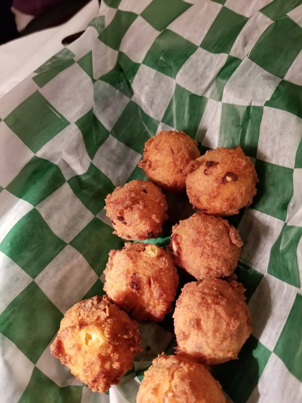 McHale’s Irish Pub | restaurant | 122 E Main St, Rock Hill, SC 29730, USA | 8033298580 OR +1 803-329-8580