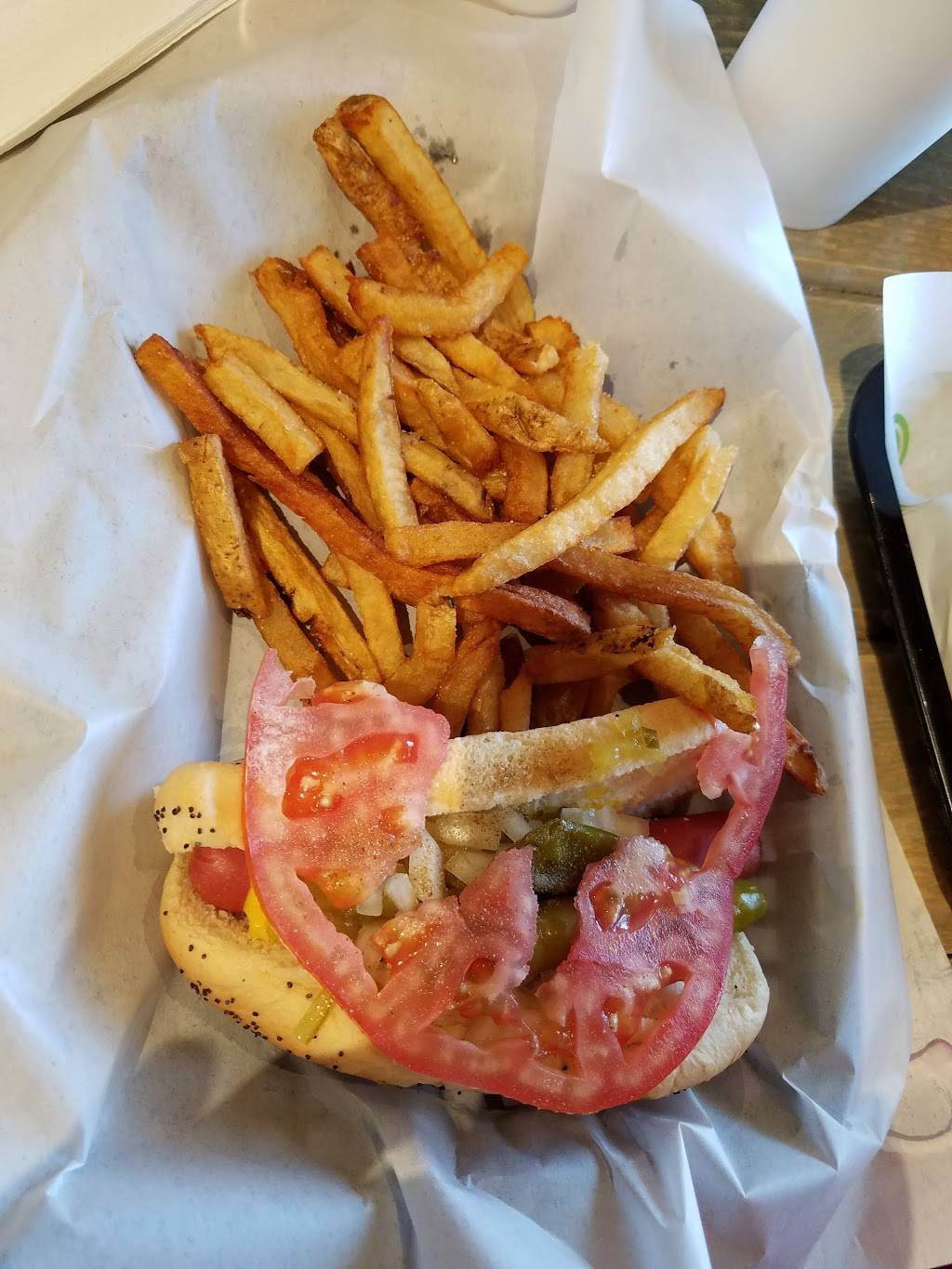 Busy Burger | restaurant | 1120 W Taylor St, Chicago, IL 60607, USA | 3122267760 OR +1 312-226-7760