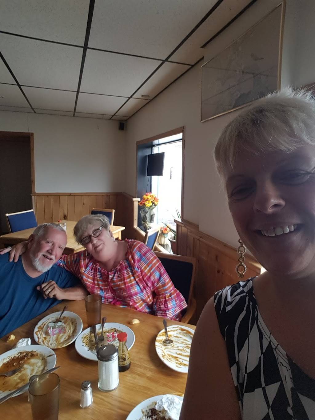 Riverside Restaurant | restaurant | 137 Trent St S, Frankford, ON K0K 2C0, Canada | 6133988818 OR +1 613-398-8818