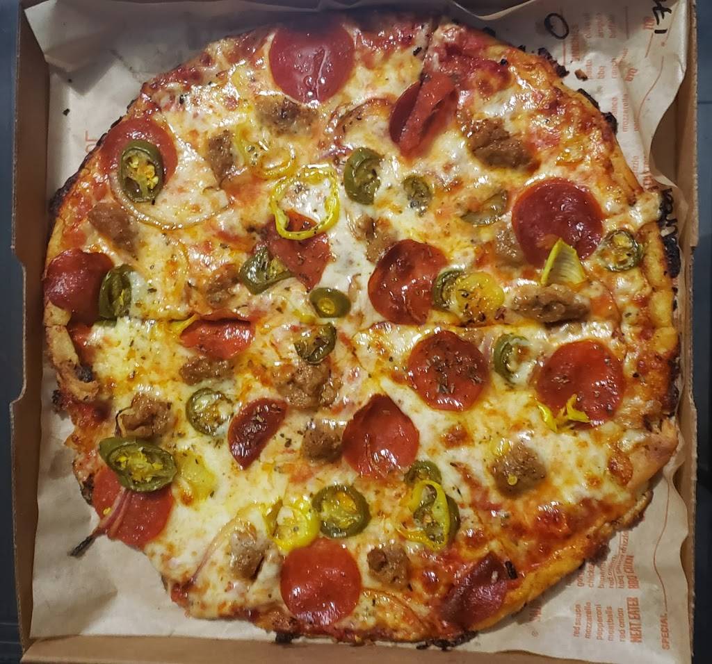 Blaze Pizza | meal takeaway | 5246 N Service Rd, St Peters, MO 63376, USA | 6363874368 OR +1 636-387-4368