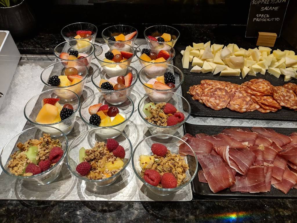 Sprigs | restaurant | 2050 Gateway Pl, San Jose, CA 95110, USA | 4084534000 OR +1 408-453-4000