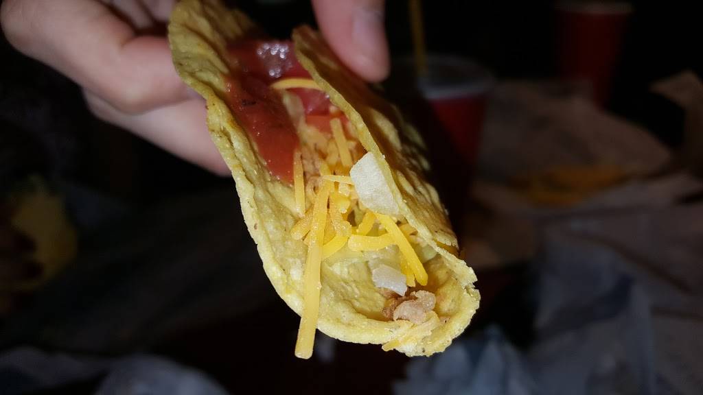 Taco Bueno | restaurant | 445 N Clark Rd, Cedar Hill, TX 75104, USA | 4692725410 OR +1 469-272-5410