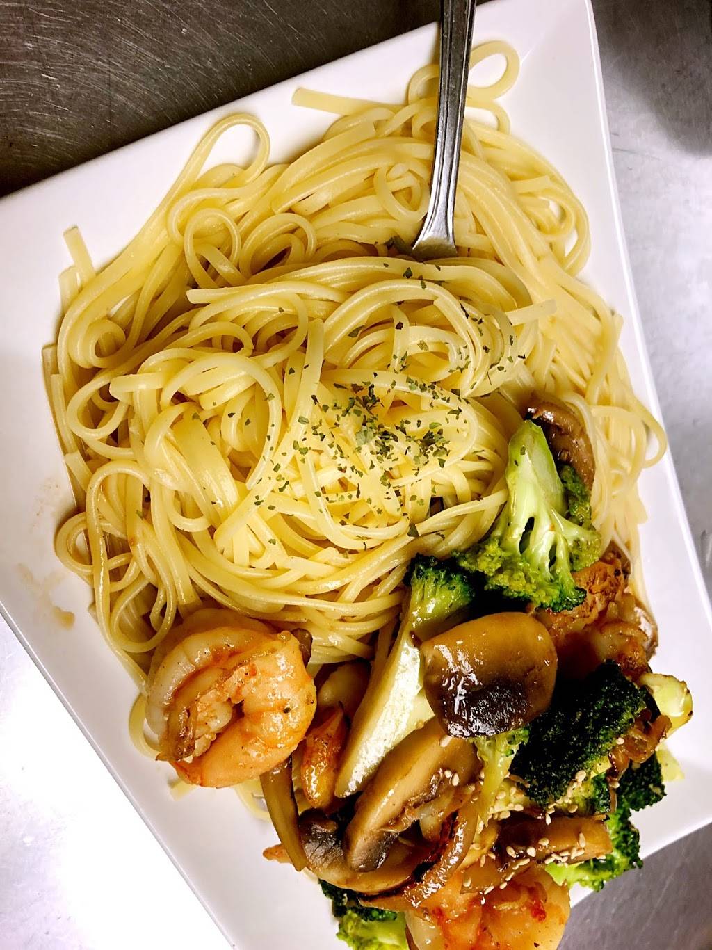 Boiling SOHO | restaurant | 758 State St, New Haven, CT 06511, USA | 2036916215 OR +1 203-691-6215