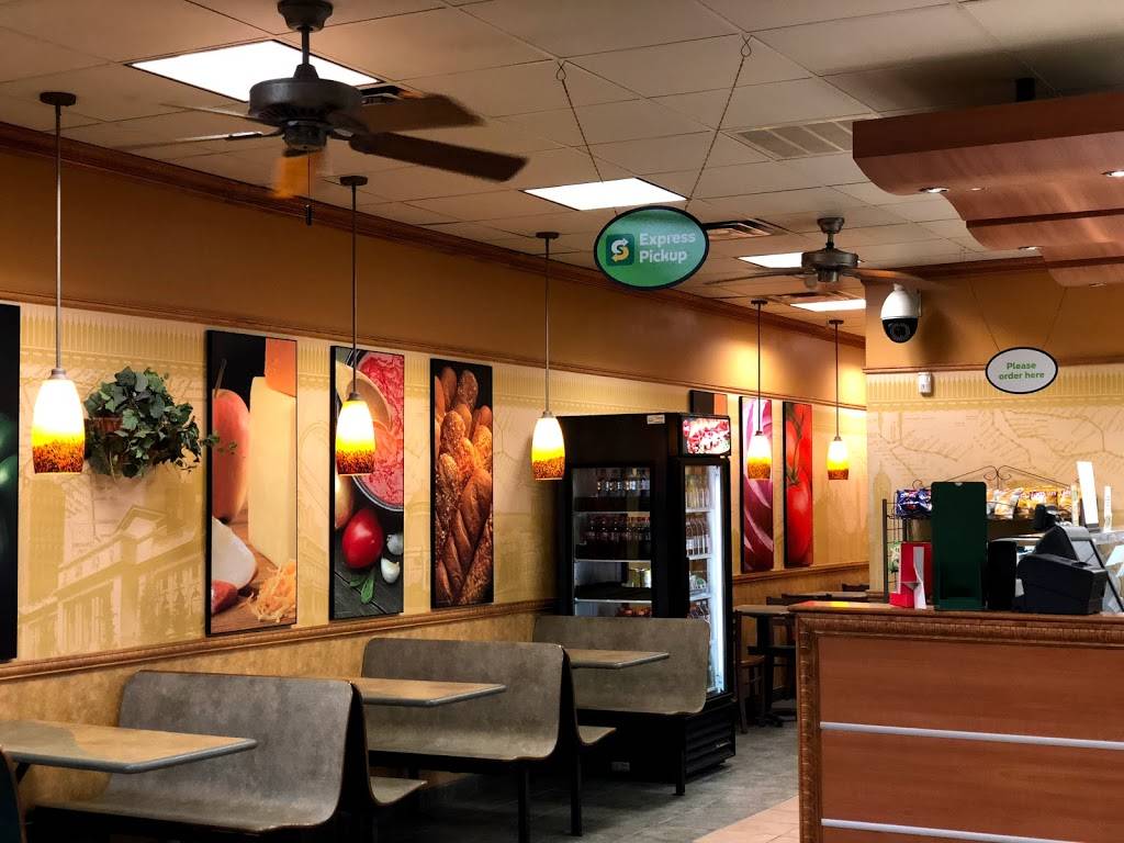 Subway Restaurants | restaurant | 35171 Grand River Ave, Farmington, MI 48335, USA | 2484717827 OR +1 248-471-7827