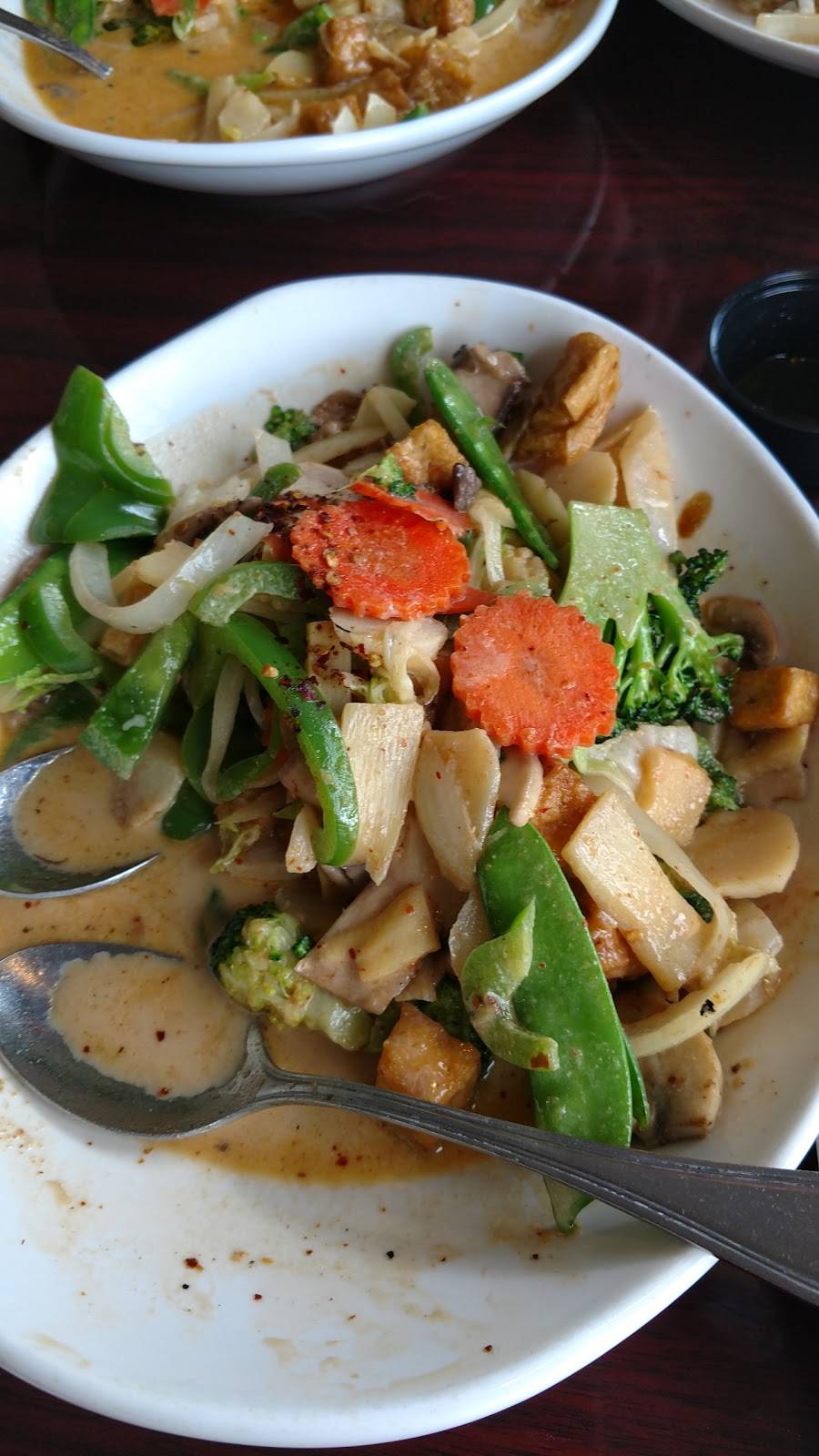 Bangkok 96 Restaurant | restaurant | 2450 S Telegraph Rd, Dearborn, MI 48124, USA | 3137308161 OR +1 313-730-8161