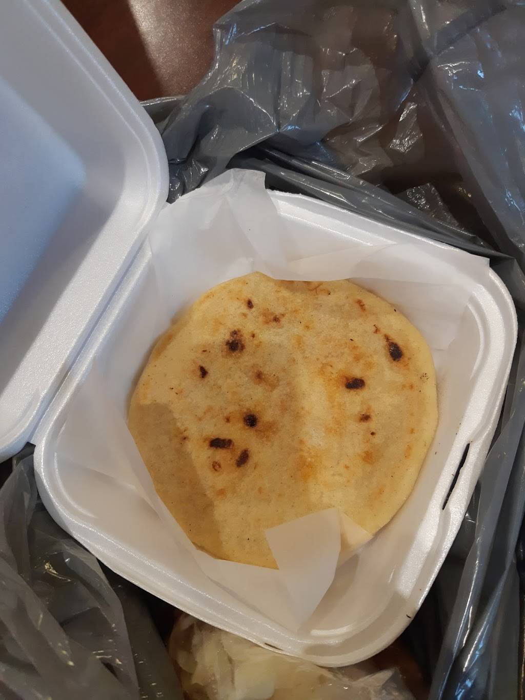 Pupusa Xpress | restaurant | 1700 Wilson Ave, North York, ON M3L 1B2, Canada | 4162412727 OR +1 416-241-2727