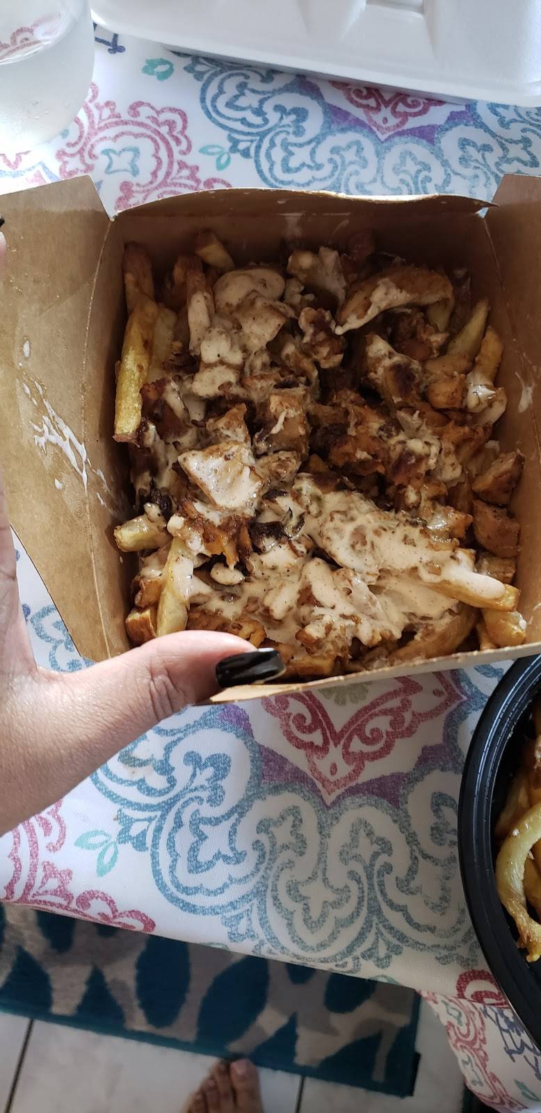 Shawarma Queenz | restaurant | 305 Port Union Rd Unit 2, Scarborough, ON M1C 2L5, Canada | 6477483393 OR +1 647-748-3393