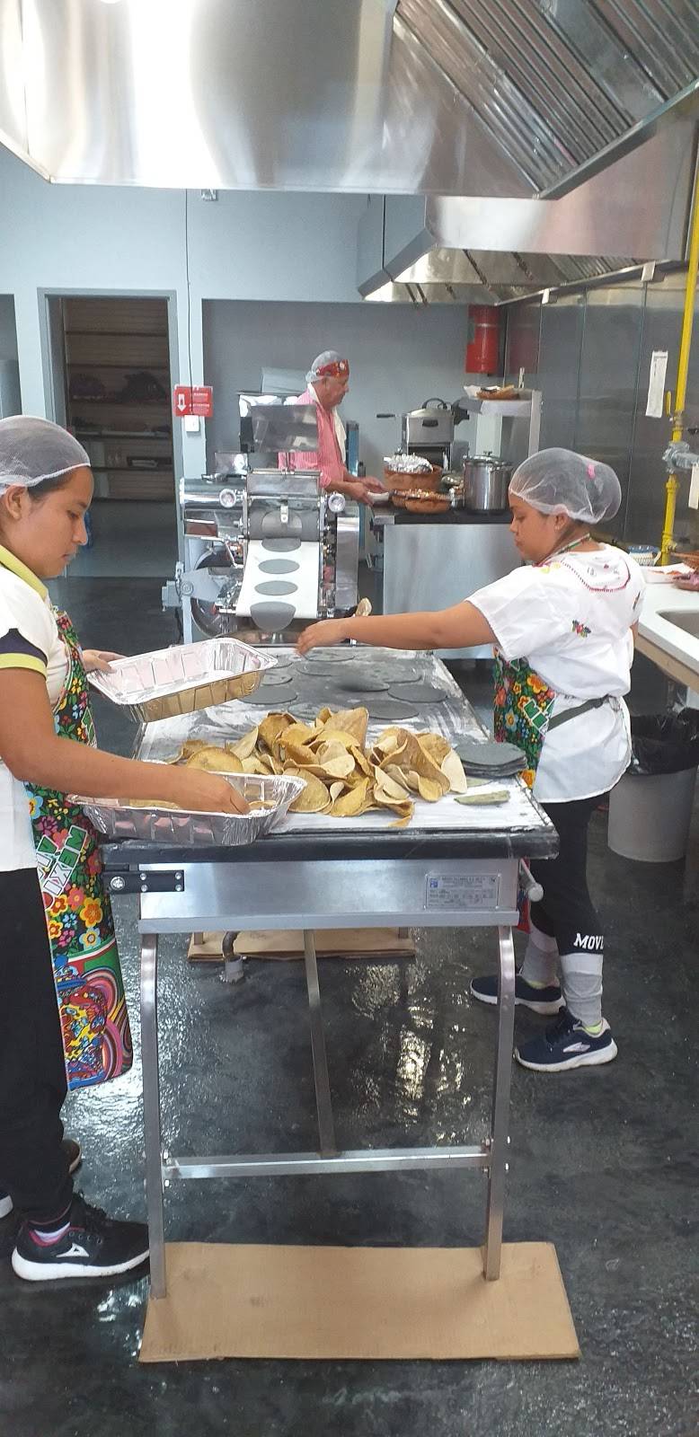 Palomas Grill | restaurant | 390 Springbank Dr, London, ON N6J 3H2, Canada | 5194881786 OR +1 519-488-1786