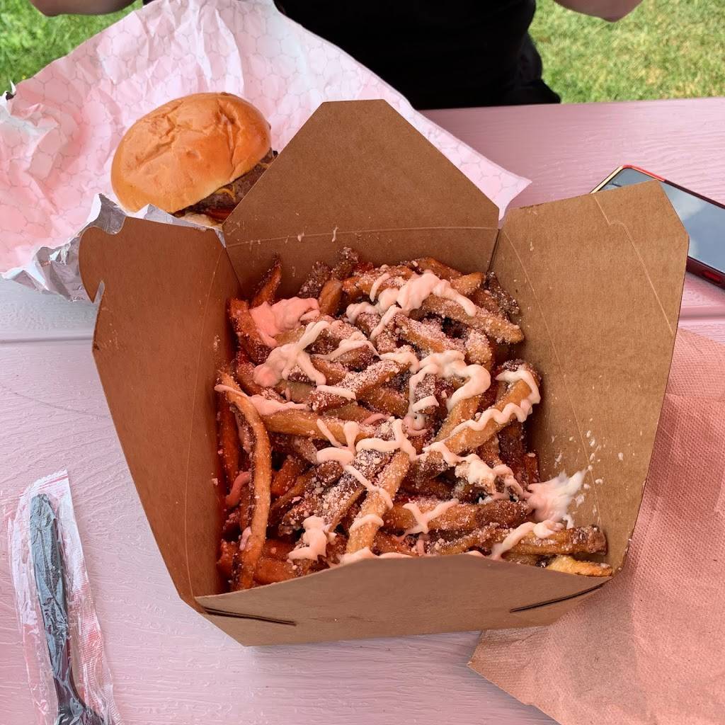 The Spud and The Bull | meal takeaway | 2621 Lakefield Rd, Peterborough, ON K9J 6X5, Canada | 7052082855 OR +1 705-208-2855