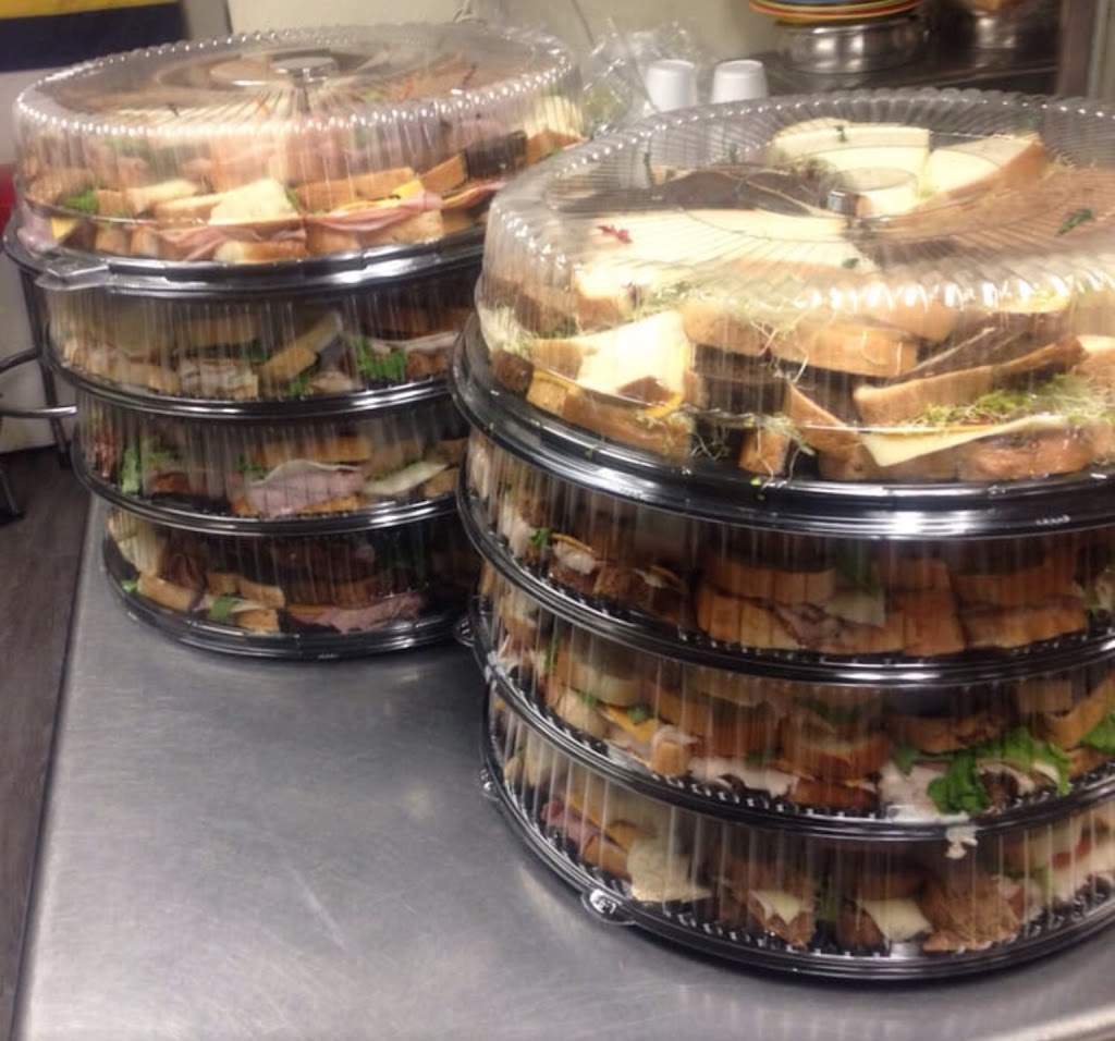 BBs Deli | restaurant | 1321 Fifth Ave, San Diego, CA 92101, USA | 6192384567 OR +1 619-238-4567