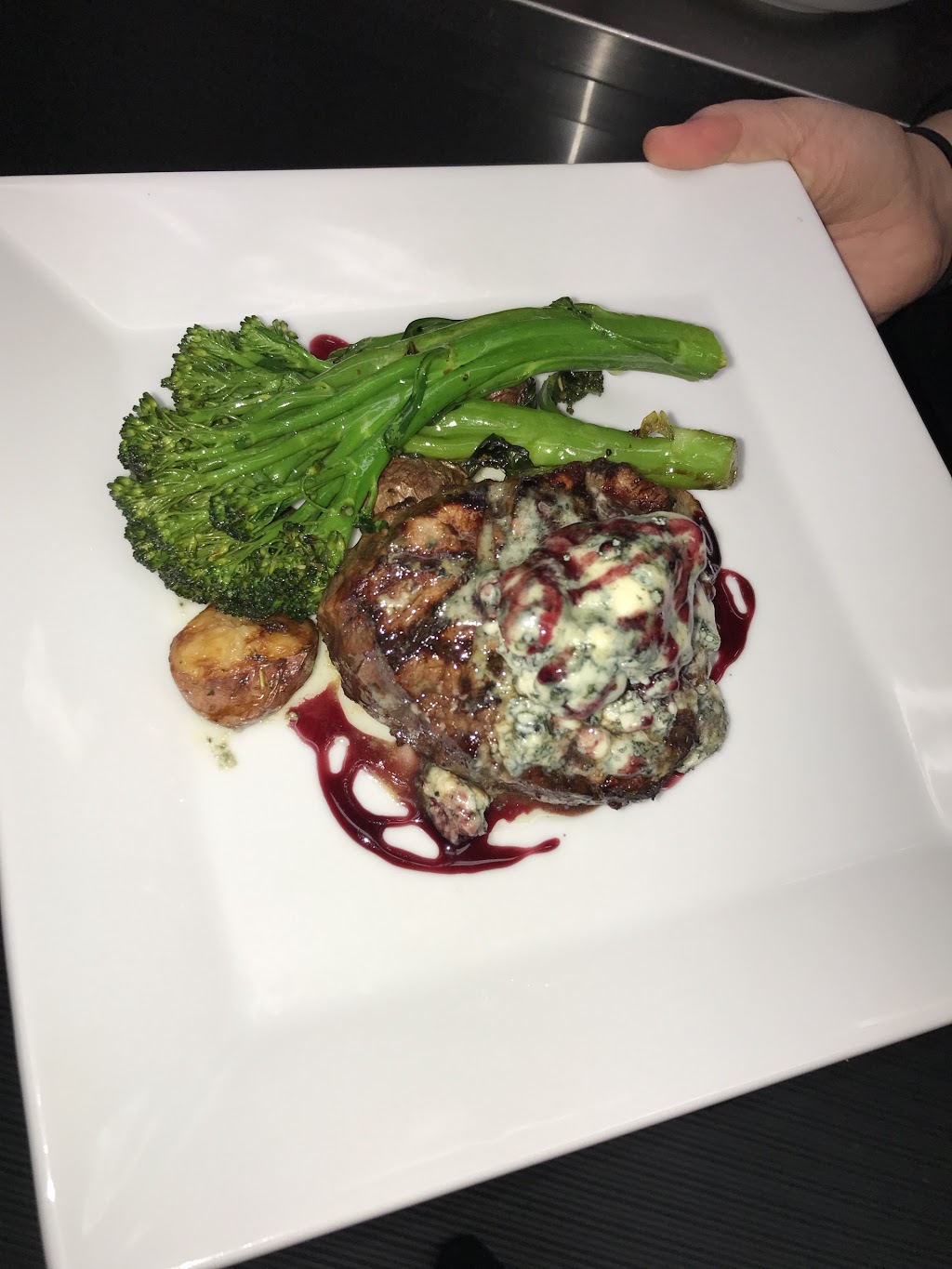 The Montmartre | restaurant | 5412, 127, High St, Morgantown, WV 26505, USA | 3042914222 OR +1 304-291-4222