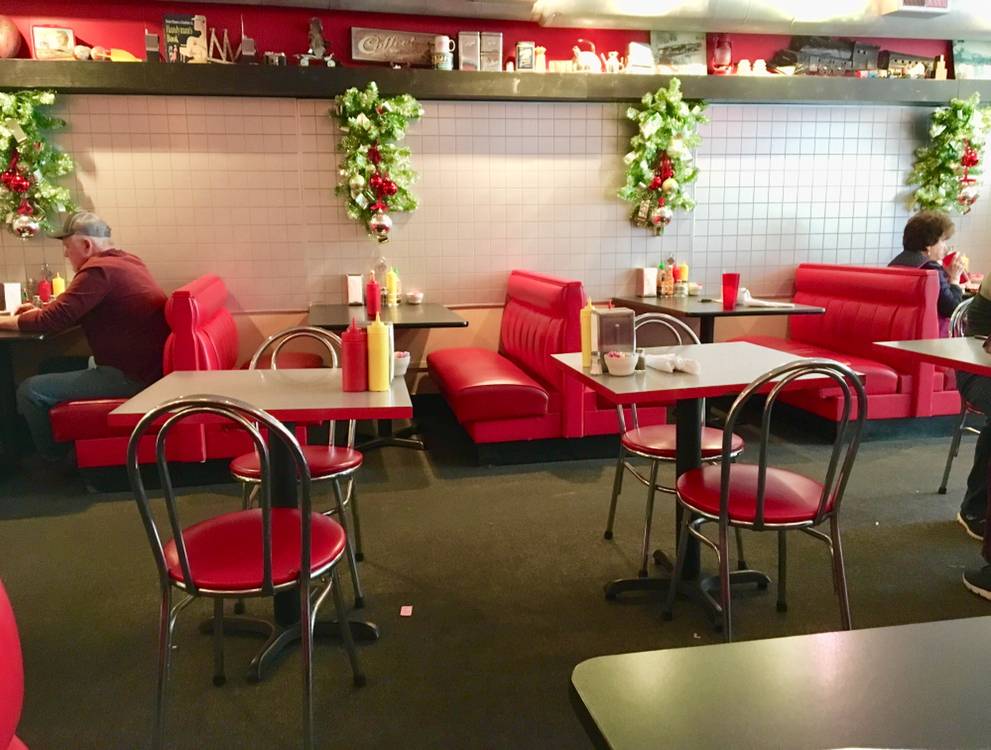 Jersey Girl Diner | restaurant | 174 W Main St, Morristown, TN 37814, USA | 4232541304 OR +1 423-254-1304