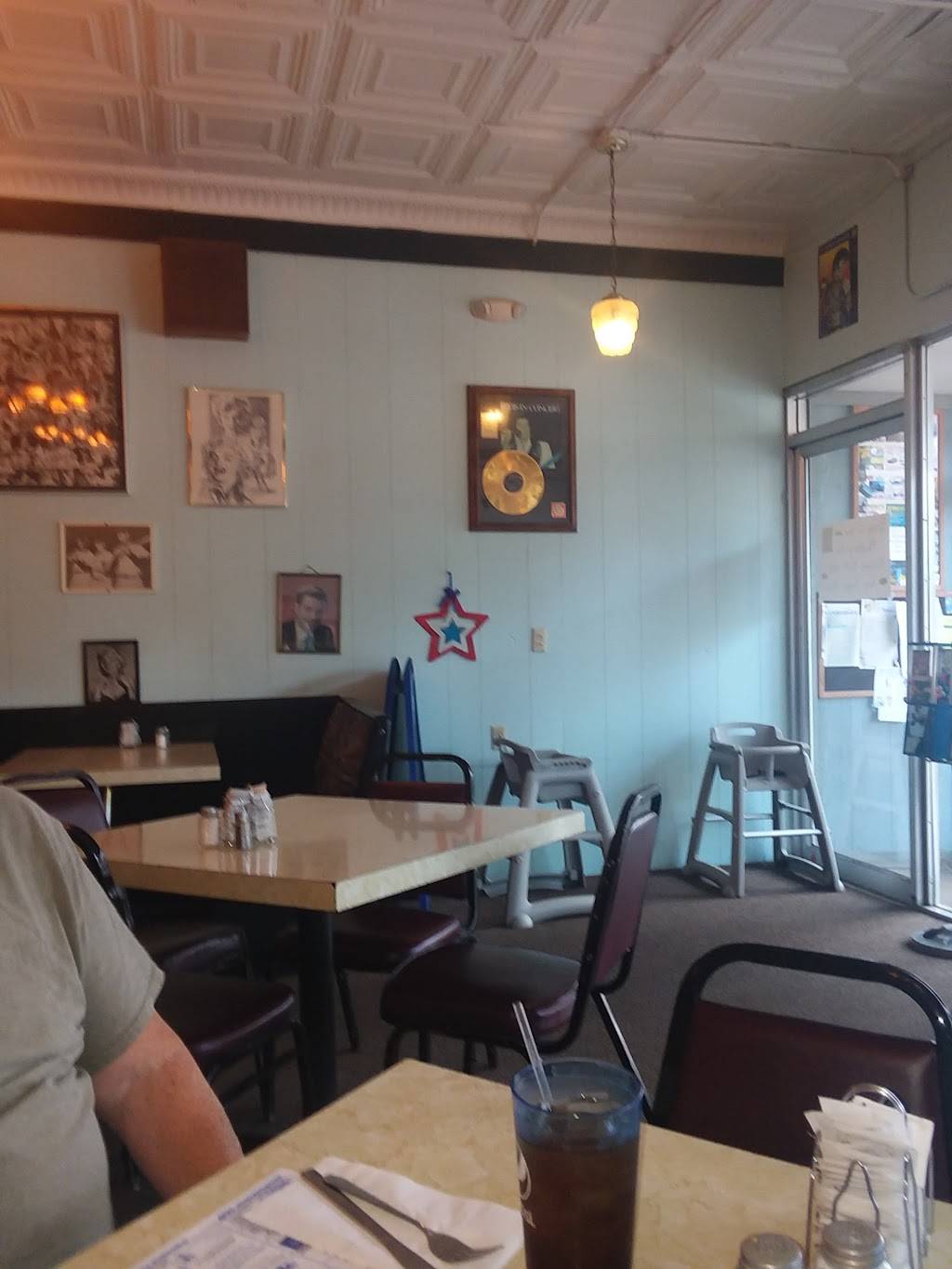 Naples Pizzeria & Restaurant | restaurant | 103 W State St, Montrose, MI 48457, USA | 8106392063 OR +1 810-639-2063