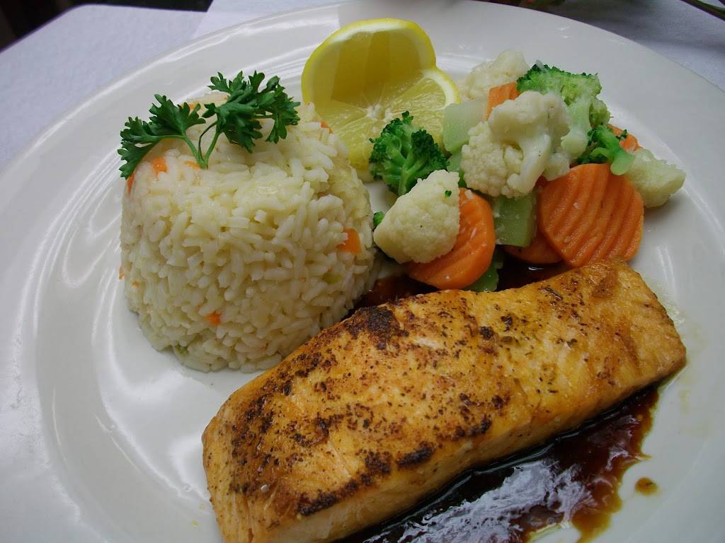 Alley Cat Restaurant | restaurant | 2 S Whiting St, Alexandria, VA 22304, USA | 7034610450 OR +1 703-461-0450