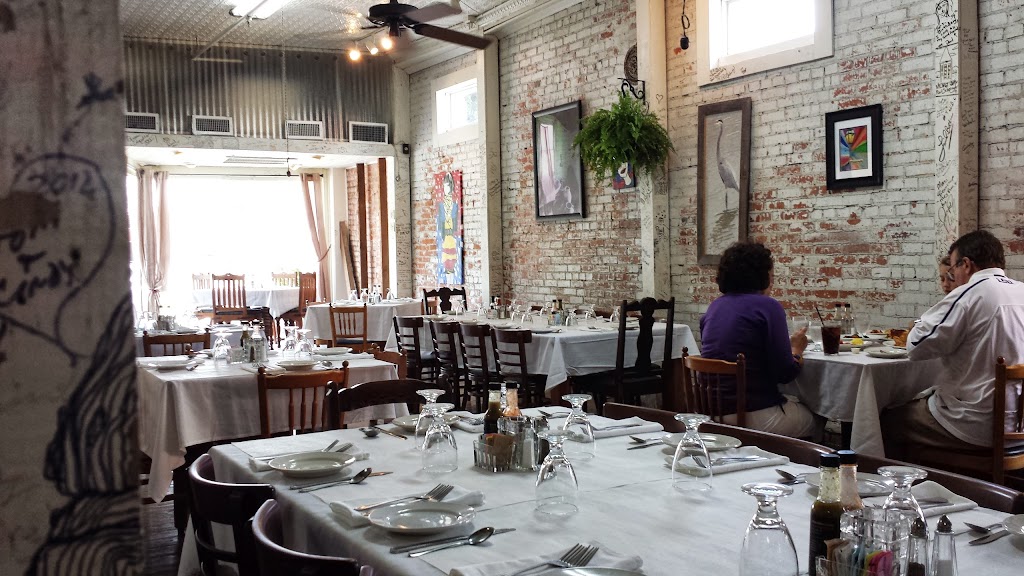 Café Des Amis | cafe | 140 E Bridge St, Breaux Bridge, LA 70517, USA | 3373325273 OR +1 337-332-5273