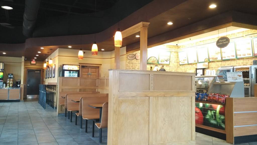 Subway | restaurant | 5350 Council St NE, Cedar Rapids, IA 52402, USA | 3193931622 OR +1 319-393-1622