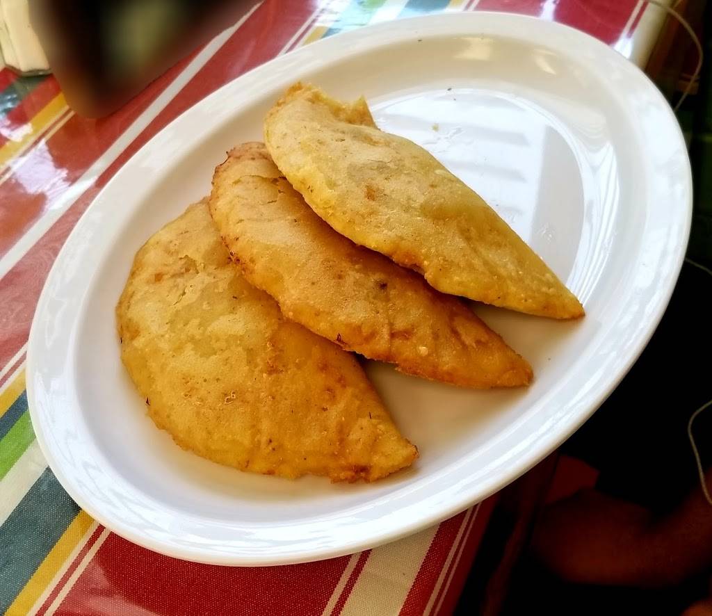 El Gallo Pinto Costa Rica | restaurant | 6349 Hull Street Rd, Richmond, VA 23224, USA | 8046580910 OR +1 804-658-0910