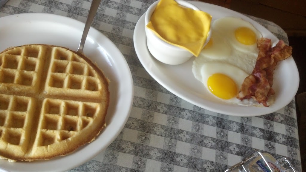 Joe & Eddies Family Restaurant | restaurant | 400 Eglin Pkwy NE, Fort Walton Beach, FL 32547, USA | 8502430733 OR +1 850-243-0733