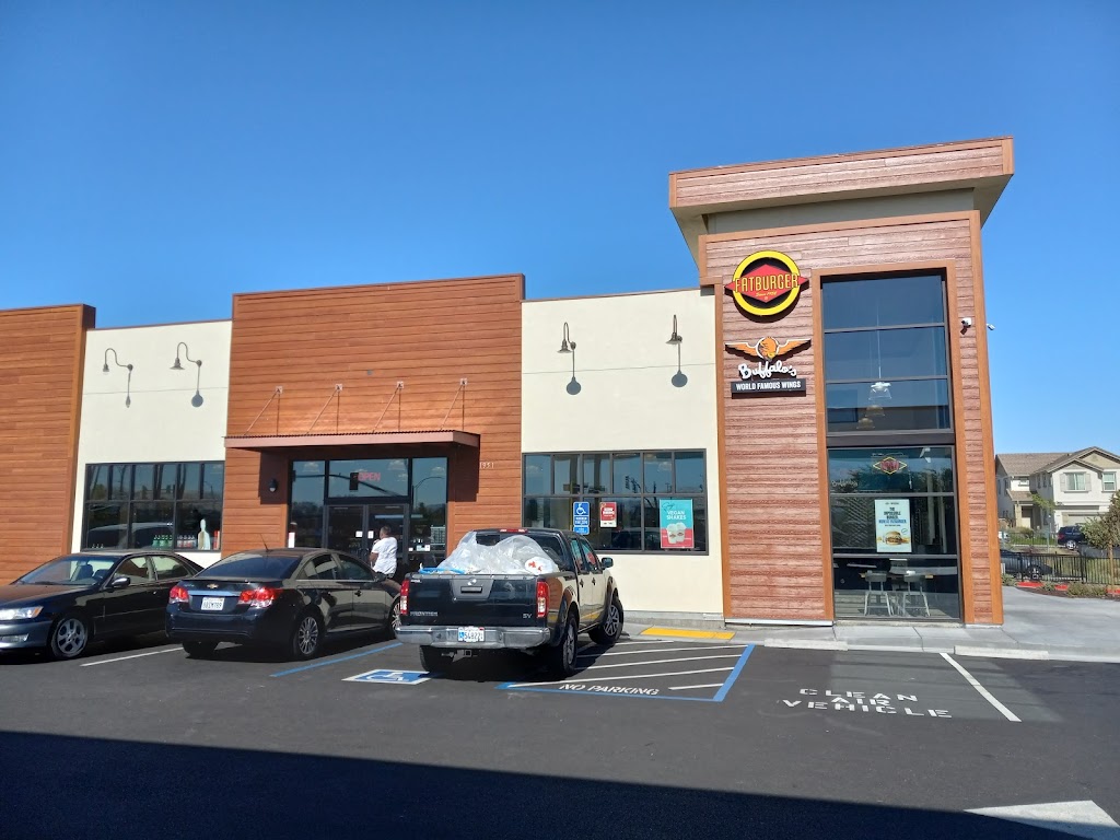 Fatburger & Buffalos Express | meal takeaway | 1961 Walters Rd, Suisun City, CA 94585, USA | 7076399968 OR +1 707-639-9968
