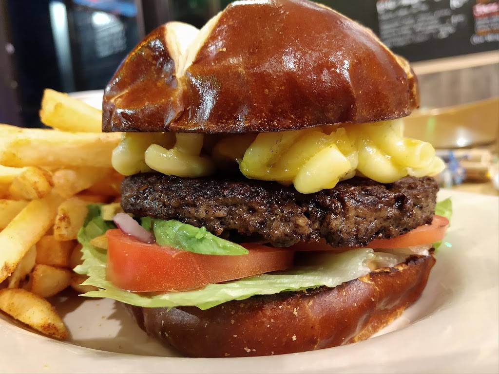 Rhythm n Wraps | restaurant | 1096 Commonwealth Avenue, Boston, MA 02134, USA | 6175664144 OR +1 617-566-4144