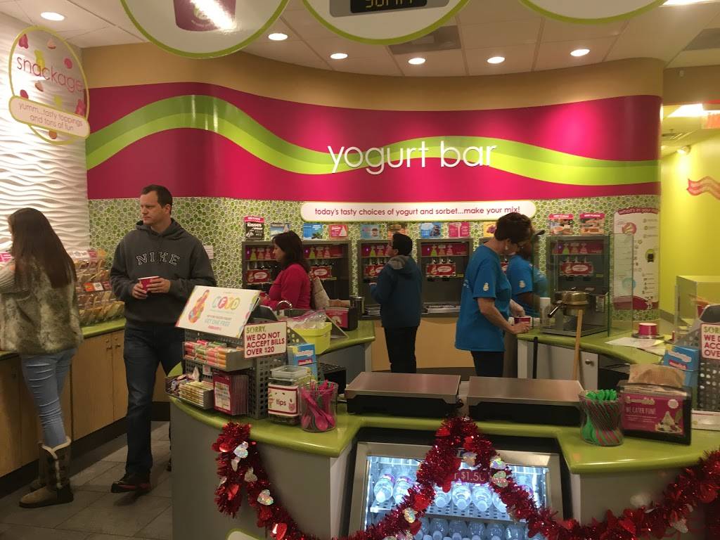 Menchies Frozen Yogurt | bakery | 1300 Ernest W Barrett Pkwy NW, Kennesaw, GA 30152, USA | 6787372247 OR +1 678-737-2247