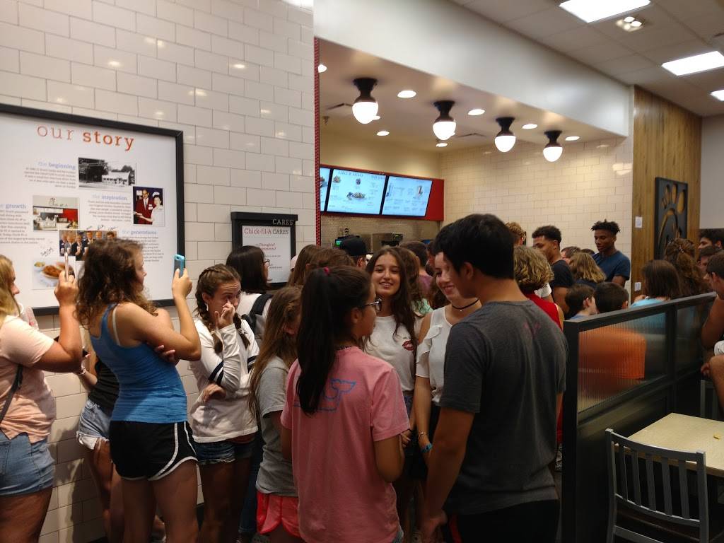 Chick-fil-A | restaurant | 300 Park Blvd, Founders Way, Hershey, PA 17033, USA | 7175083104 OR +1 717-508-3104