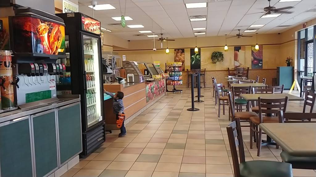 Subway | restaurant | 109 S Jefferson St, La Grange, TX 78945, USA | 9799660724 OR +1 979-966-0724